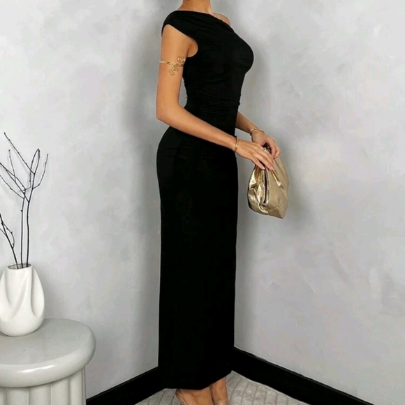 Women's Solid Black Asymmetrical Neck Ruched Bodycon Dress, Summer - Picture 4 of 4